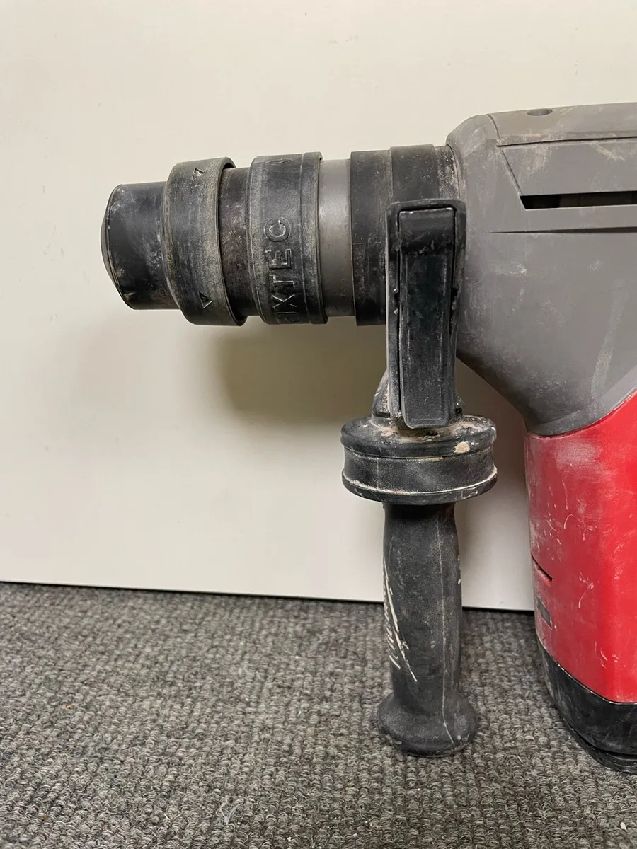 Milwaukee M18 18V Cordless Brushless Hammer Drill - Image 4