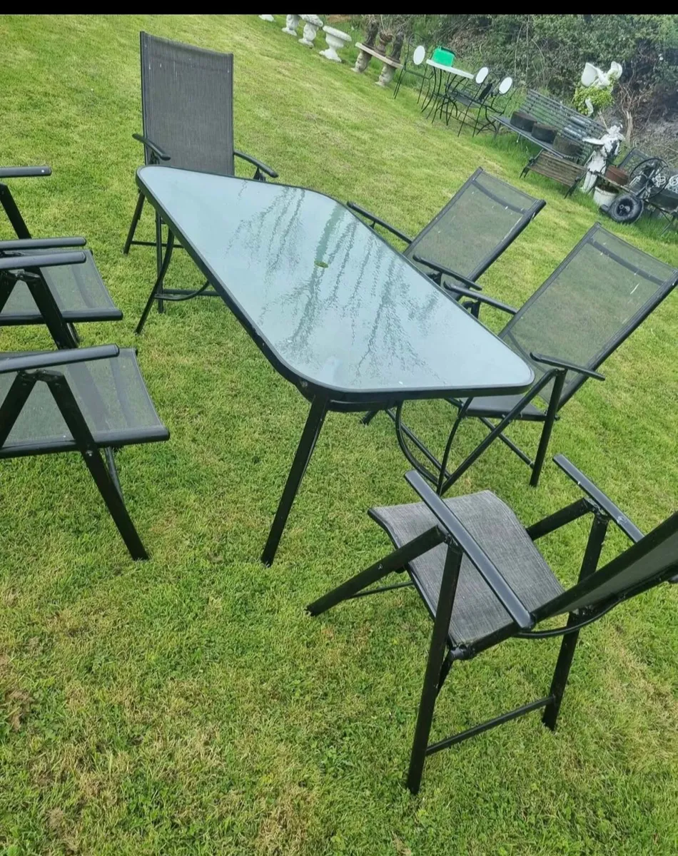 Garden table and 6 recliners - Image 2