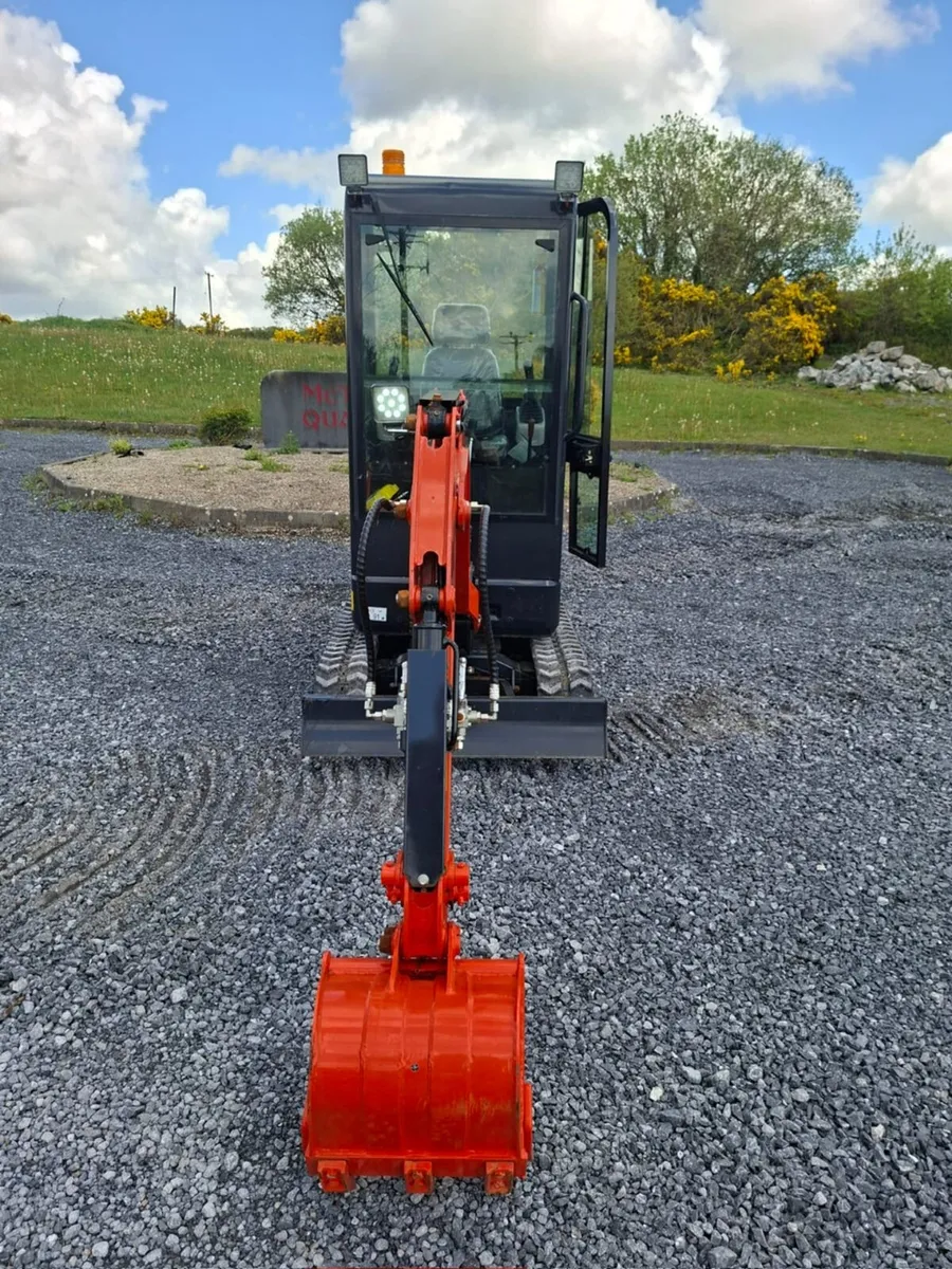 Kubota 1.6 Tonne Pro Trax - Image 4