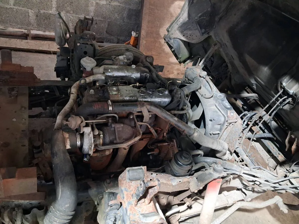 Isuzu tipper - Image 4
