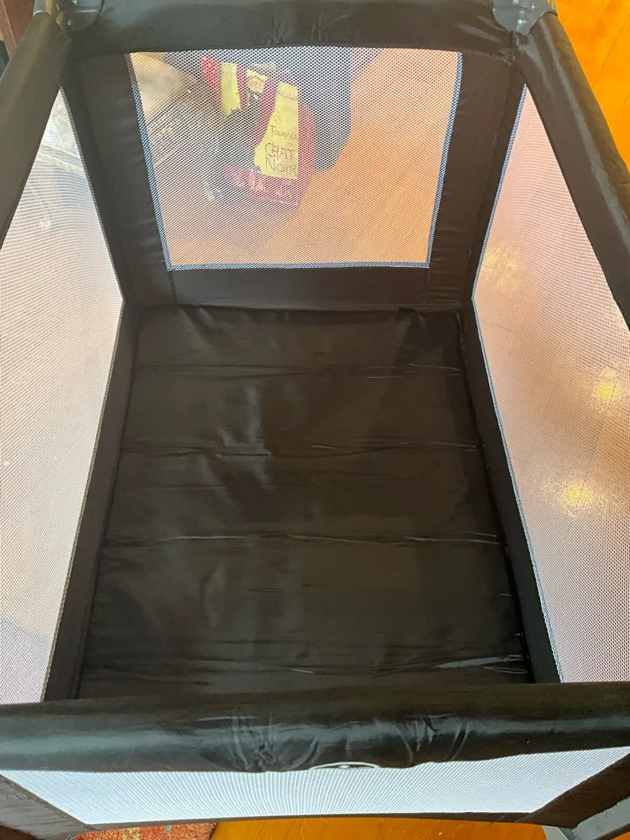 Travel Cot - Image 4
