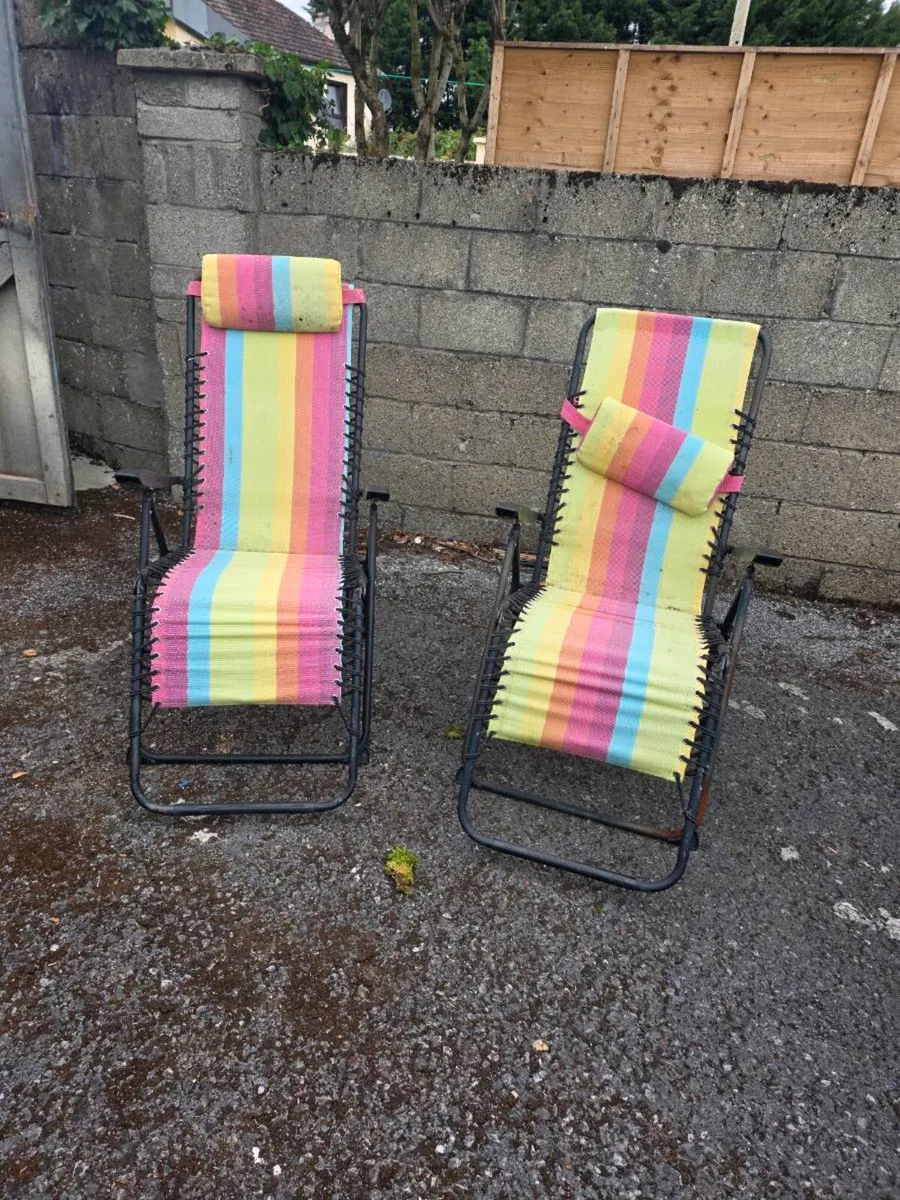 Rainbow Zero Gravity Chair - Image 1