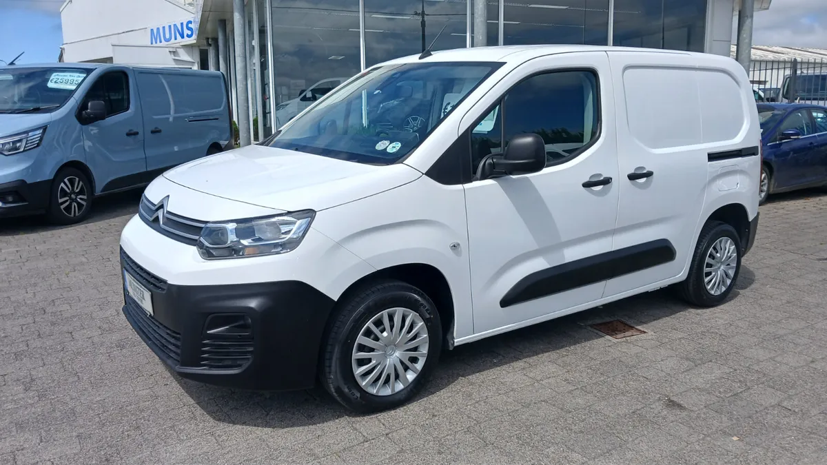 212 CITROEN BERLINGO 3 SEATS A/C CRUISE - Image 1