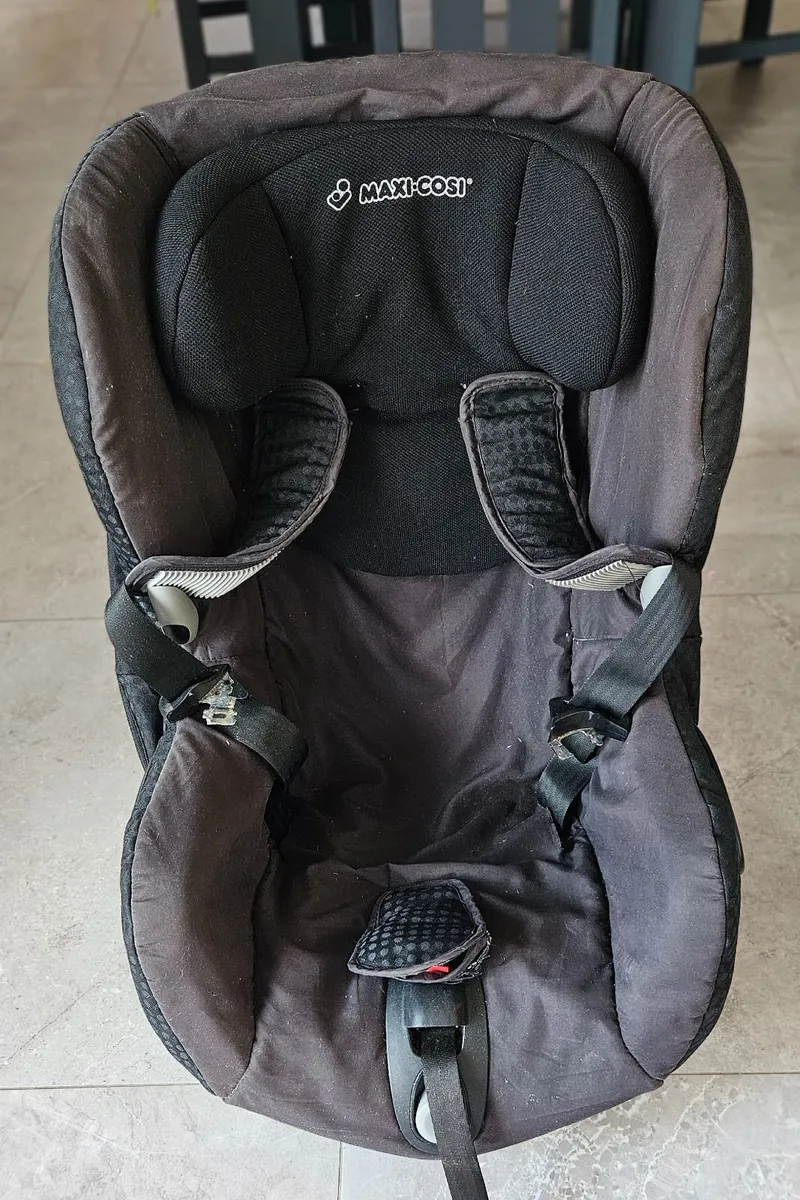 Maxi Cosi Car Seat - Image 1