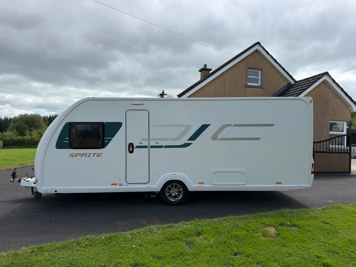 2019 Swift 4 sb  island bed - Image 4