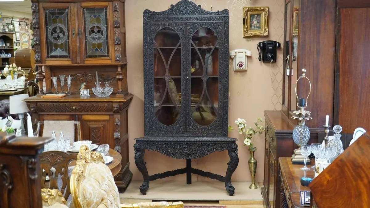 Anglo-Indian Bombay Blackwood Corner Cabinet - Image 1