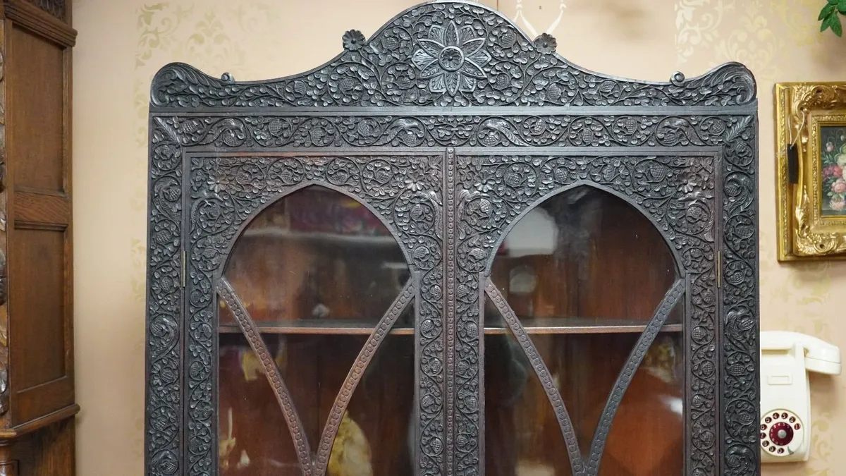 Anglo-Indian Bombay Blackwood Corner Cabinet - Image 4