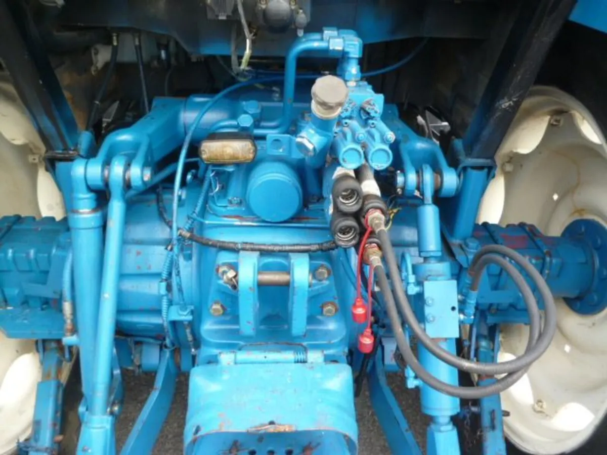 New Holland 6640 SLE 4WD, 1992 - Image 4