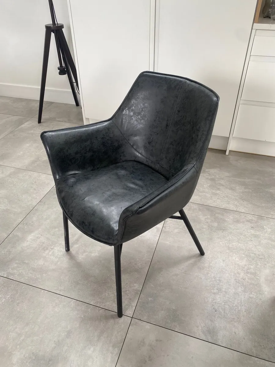 Dining chairs x8€40 each - Image 1