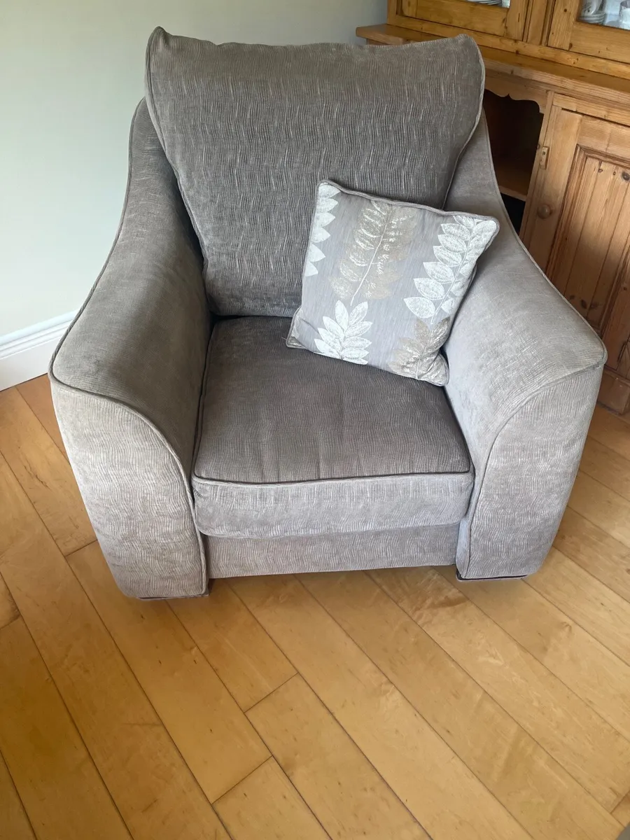 Armchairs - Image 1