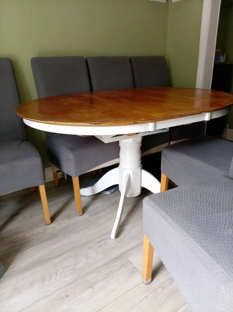 Solid wooden table that extense to go bigger - Image 2