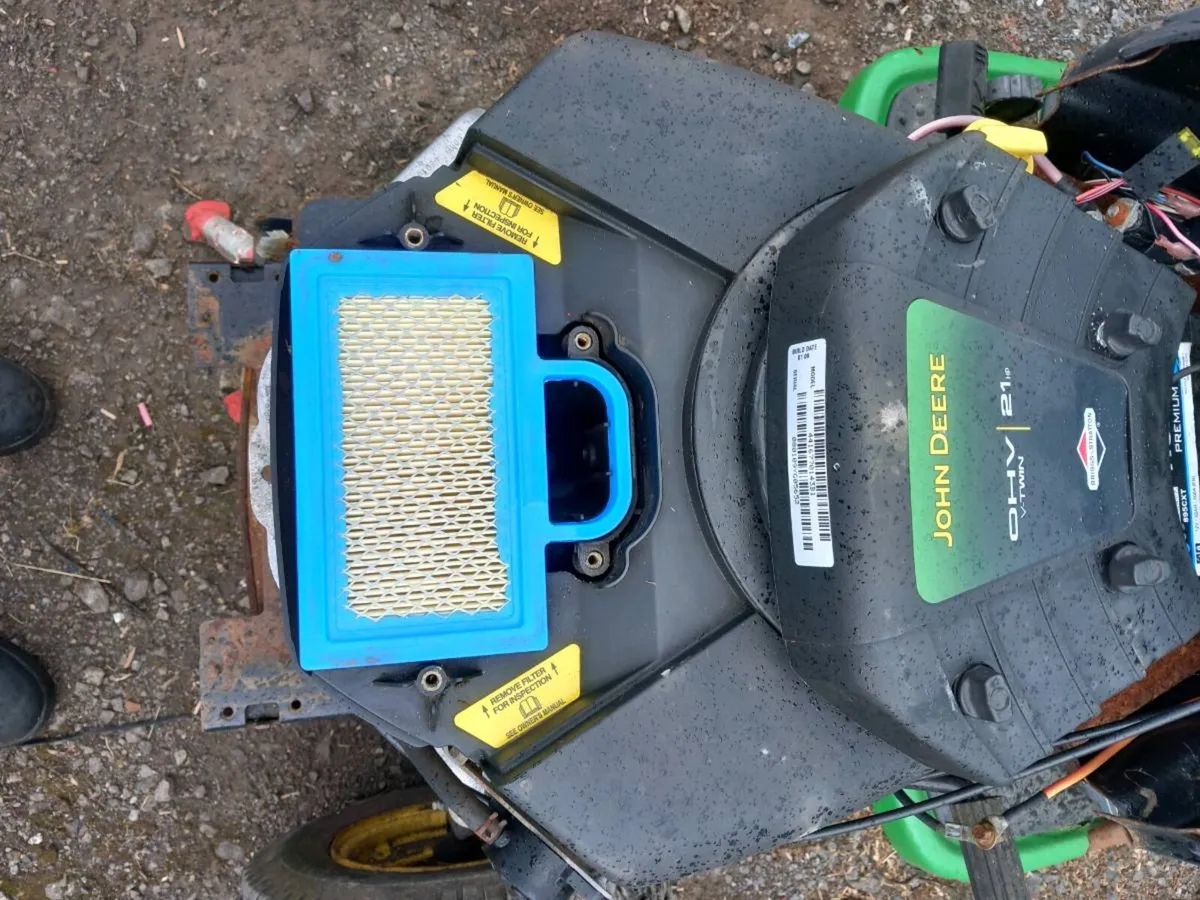 Briggs and Stratton engine for sale - Image 2