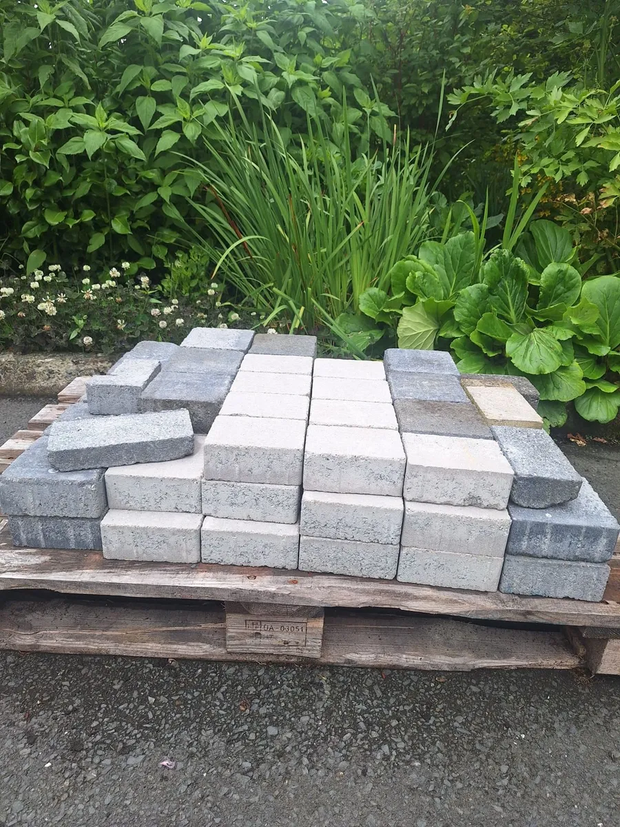 Barleystone paving/edging blocks - Image 4