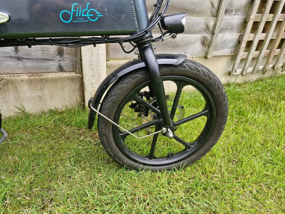 Fiido electric folding bike D2S in good condition - Image 3