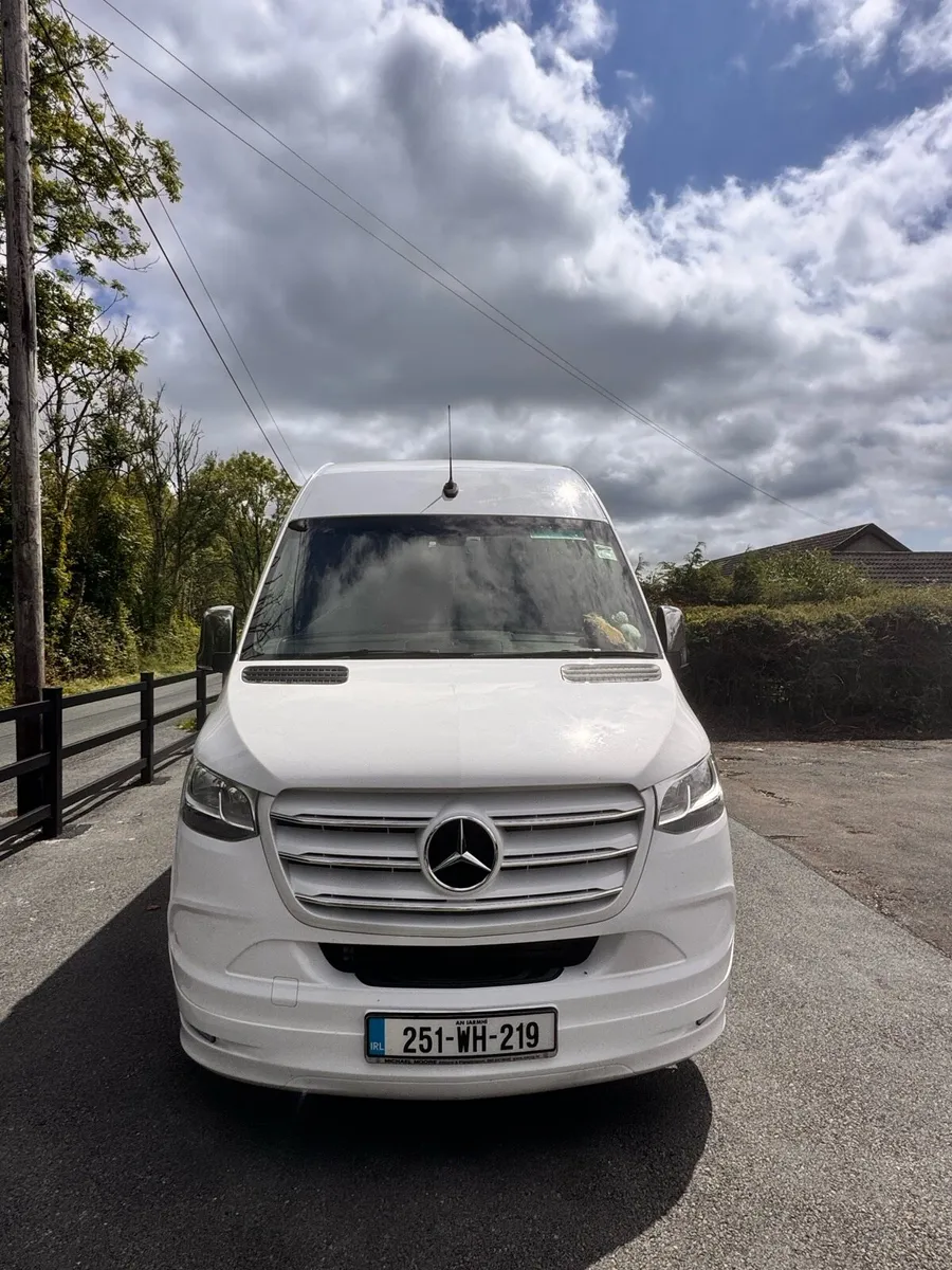 Bus - Image 4