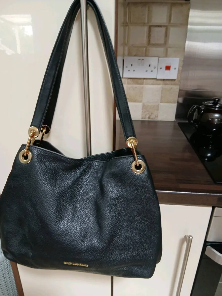 LADIES HAND BAG AS NEW