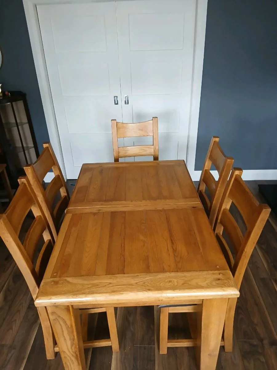 Oak kitchen table and 6 chairs - Image 2