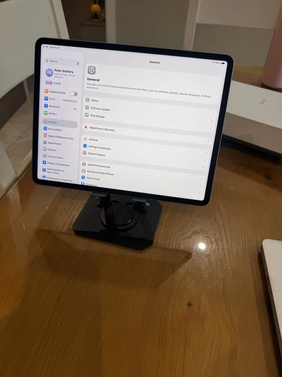 iPad Pro 12.9 (2022) - Image 2