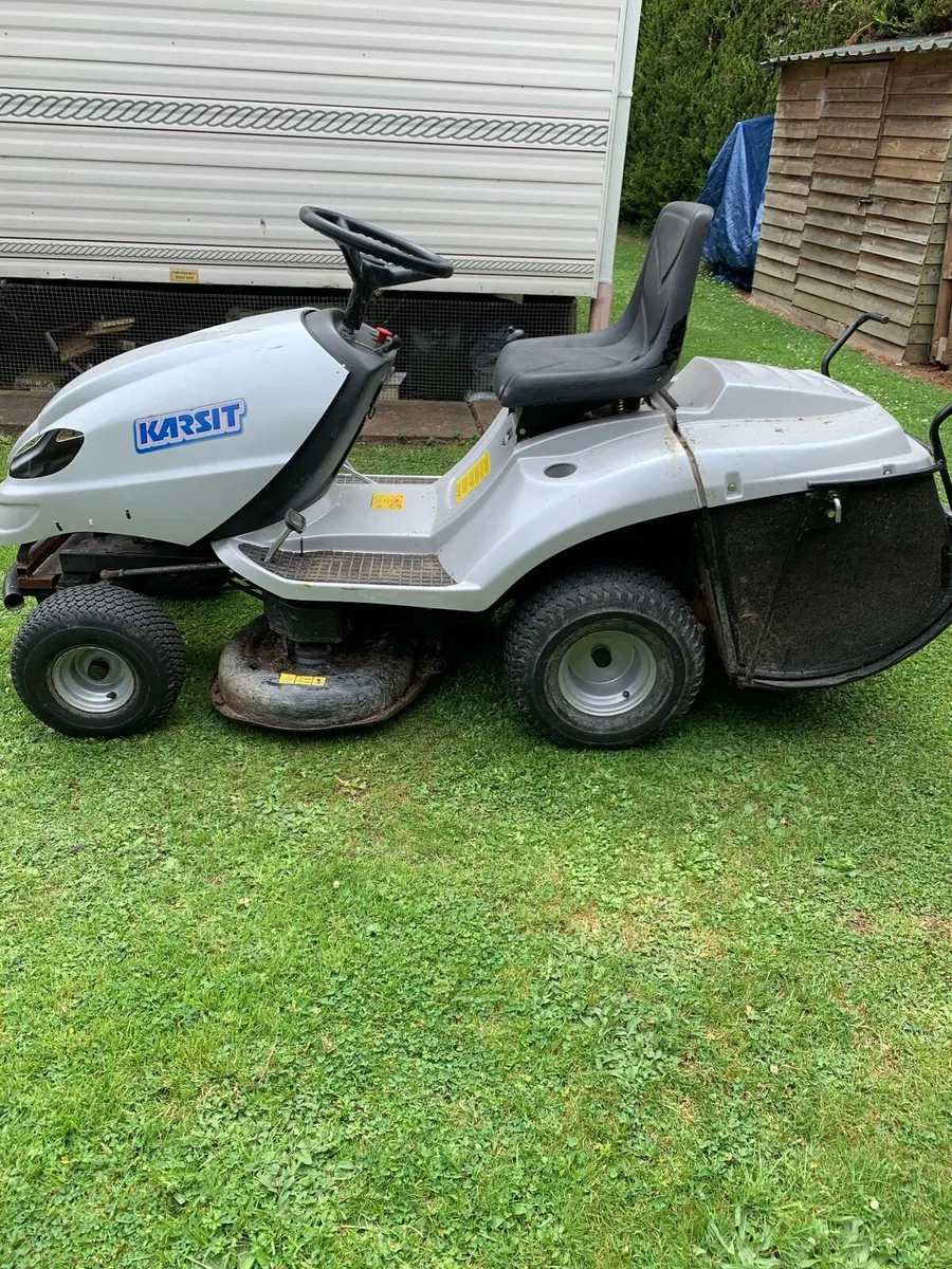 Drive on mower - Image 1
