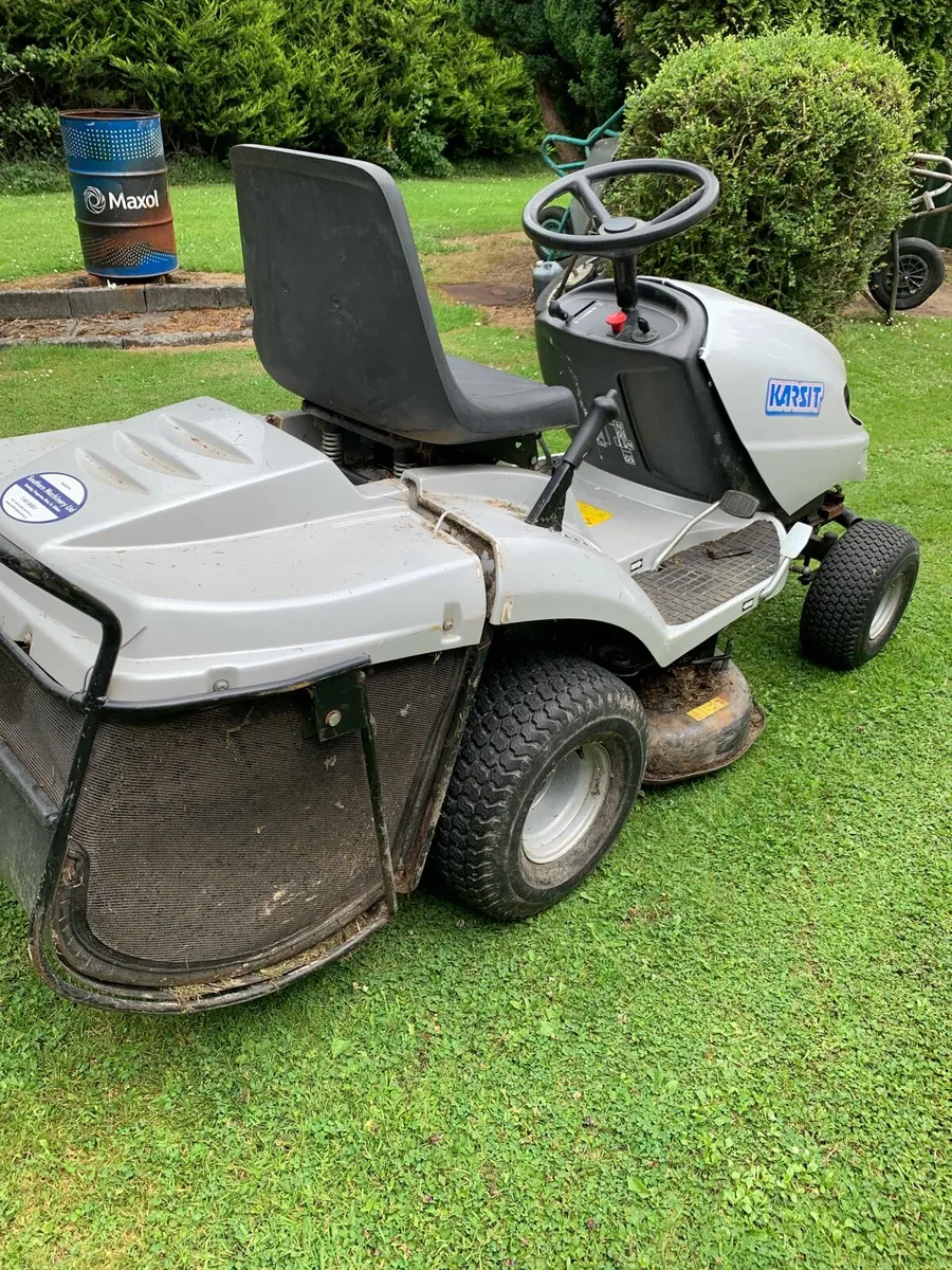 Drive on mower - Image 4