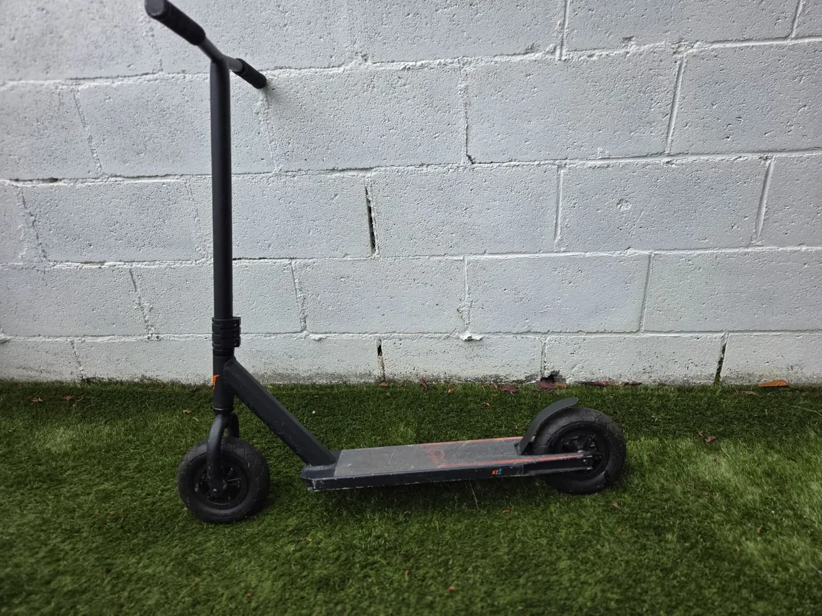 Scooter - Image 2