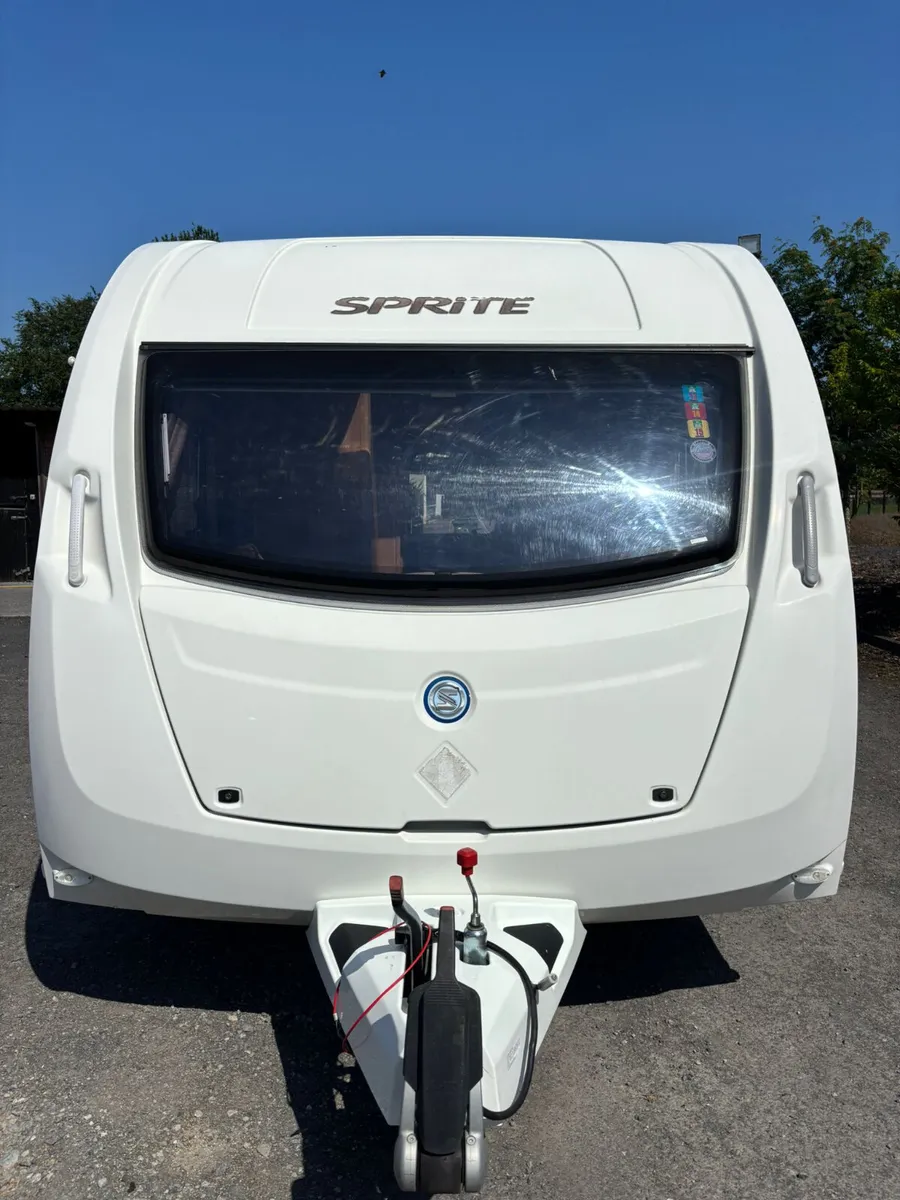 Sprite Muskateer 5 Berth Caravan - Image 4