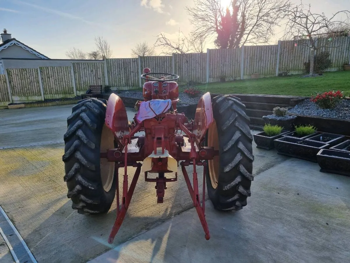 Vintage tractor - Image 4