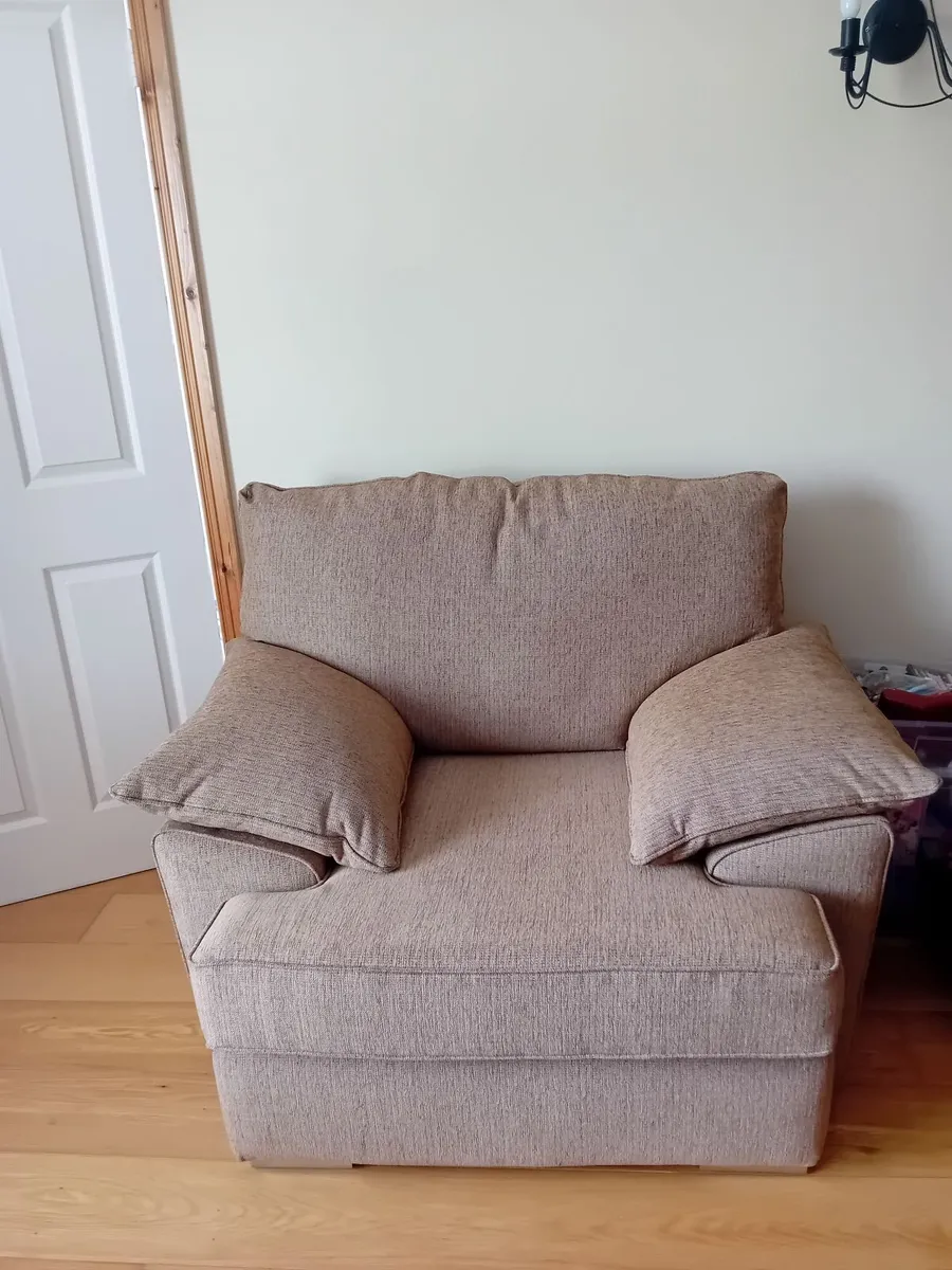 3 seater sofa & chair - Image 2