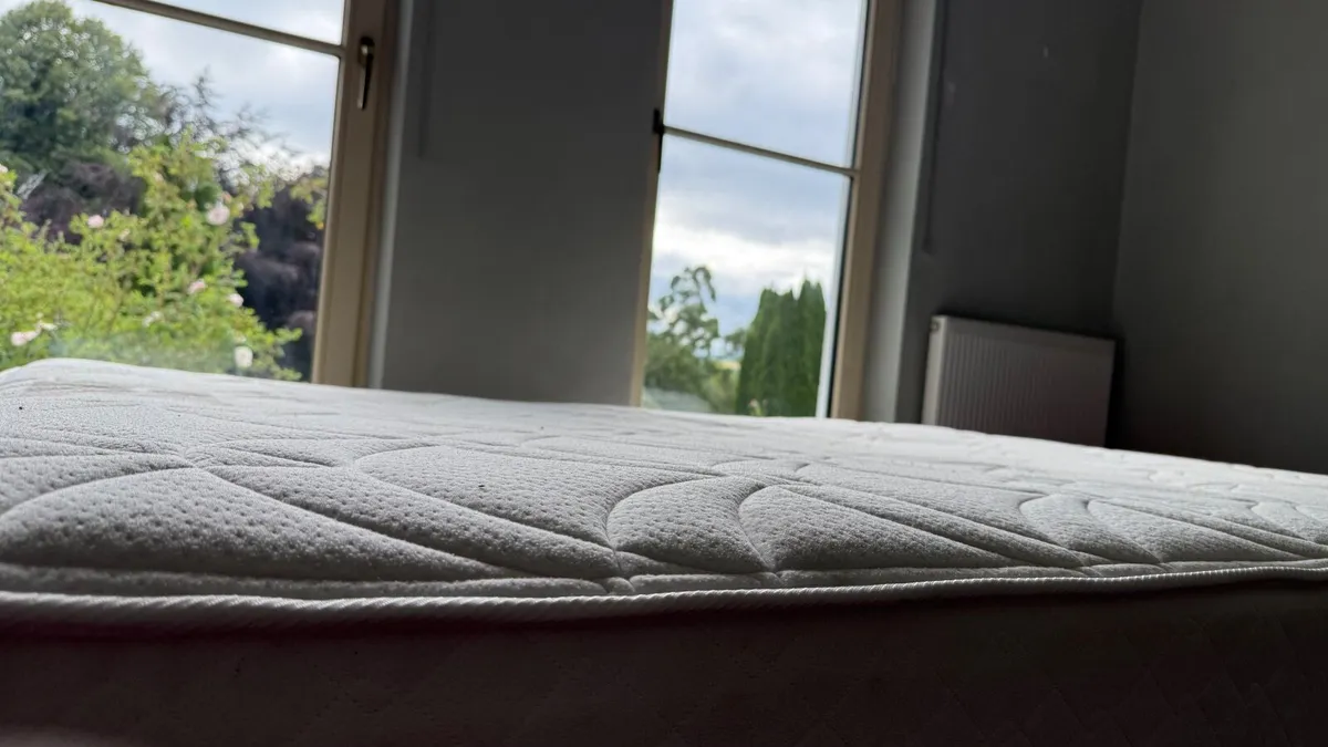 Free double bed 4’6” - Image 2