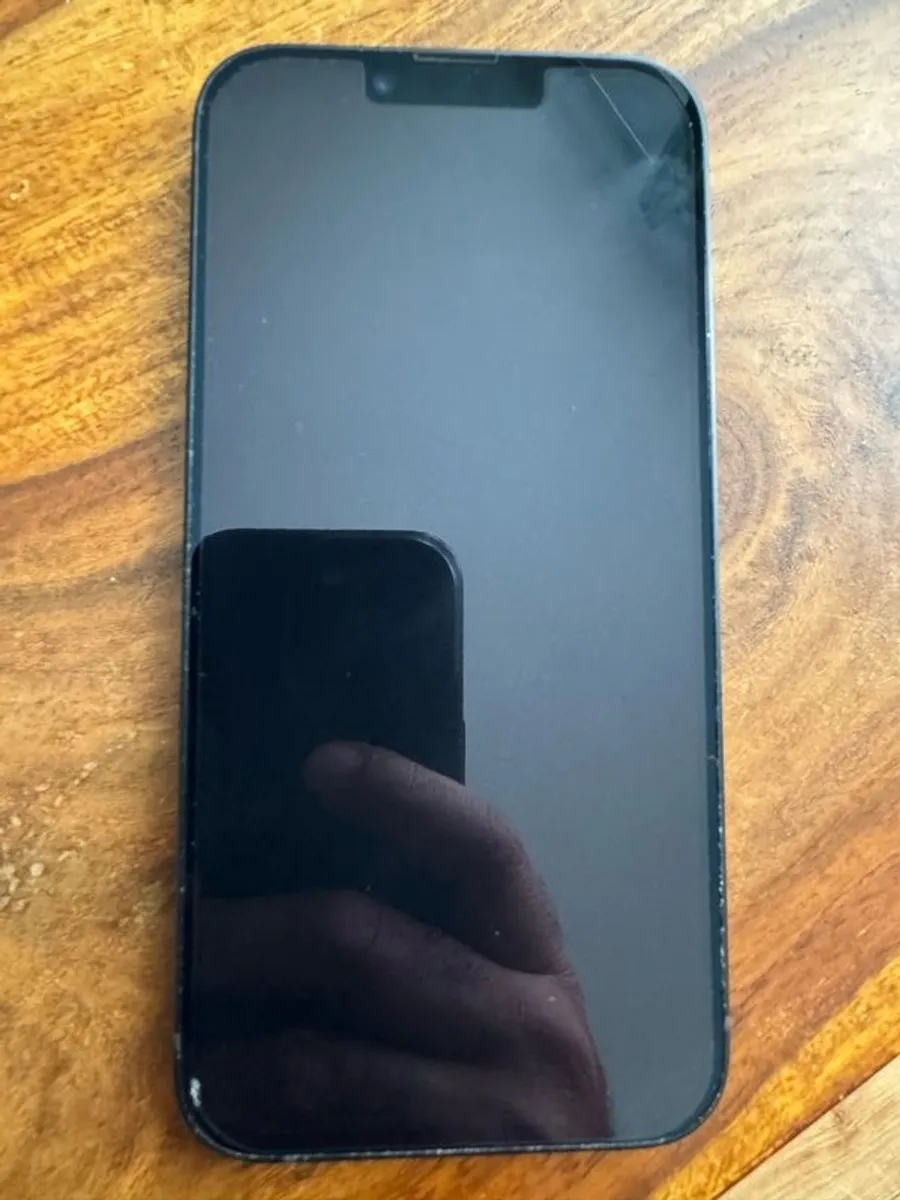 iPhone 17e 256Gb black 1 month old, unlocked, sim free - Image 3