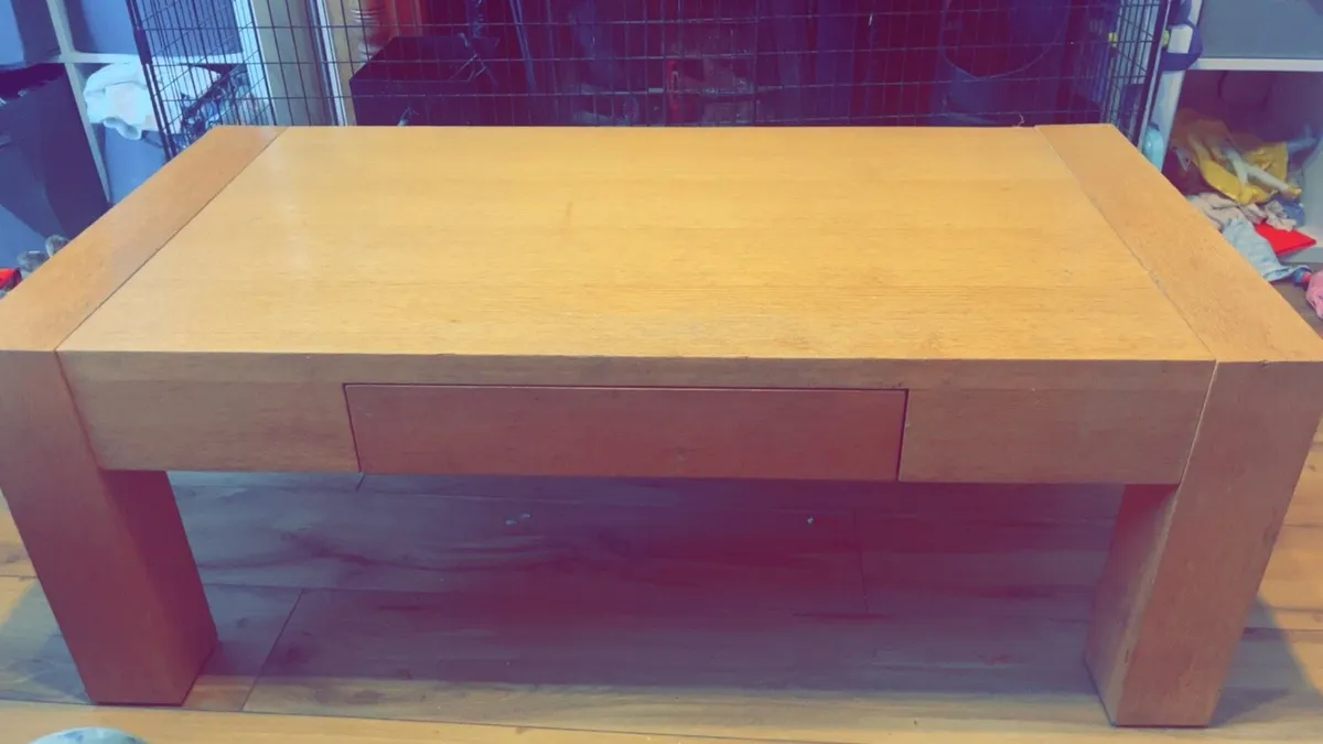 Solid oak coffee table set - Image 1