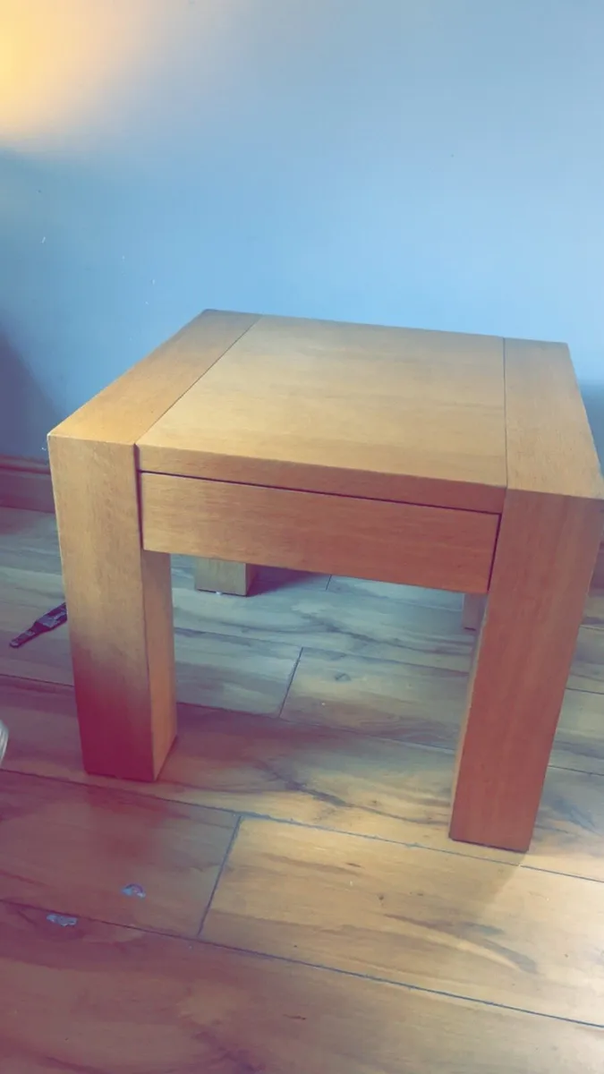Solid oak coffee table set - Image 2