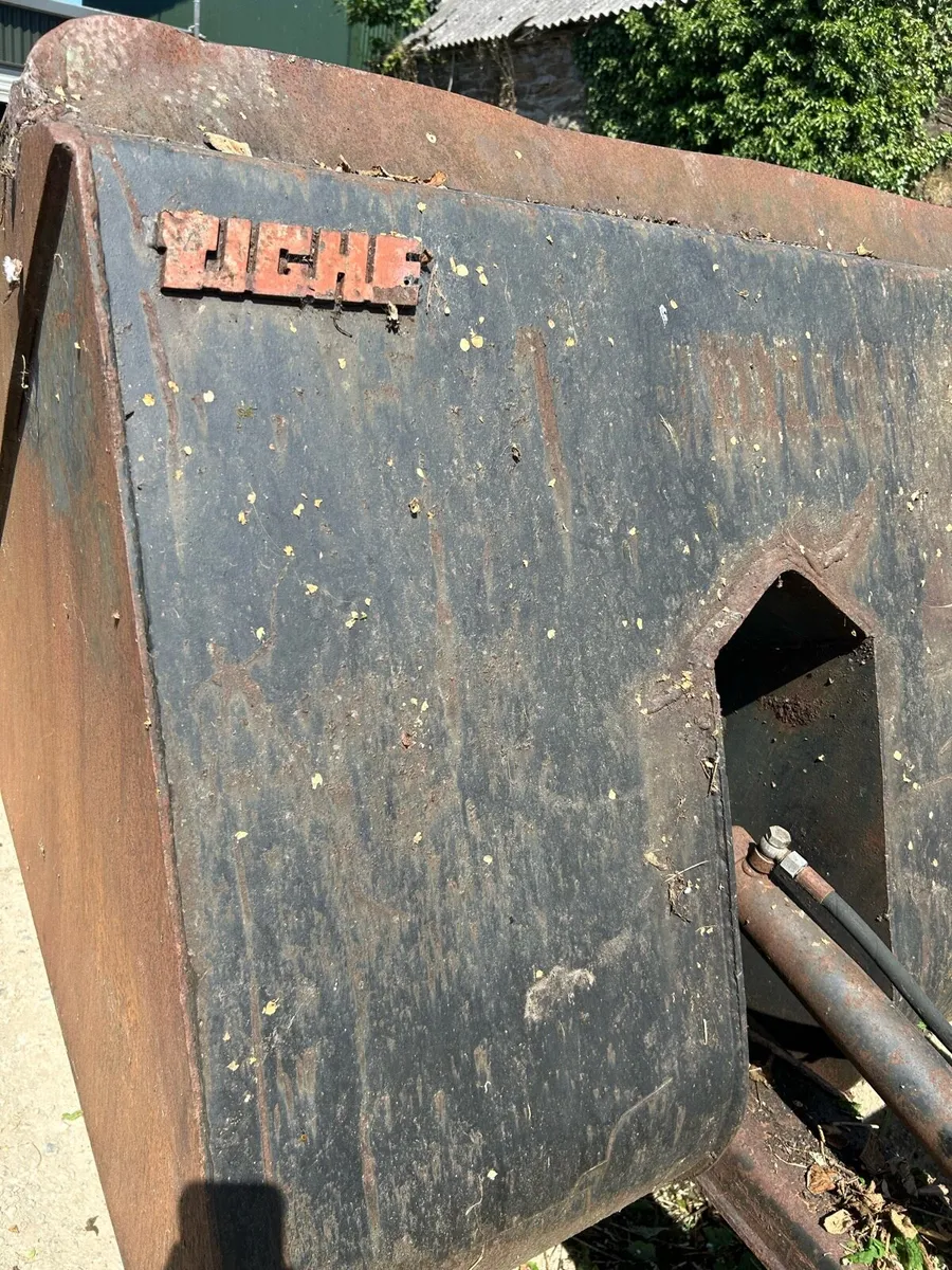 Tighe hi tip bucket - Image 1