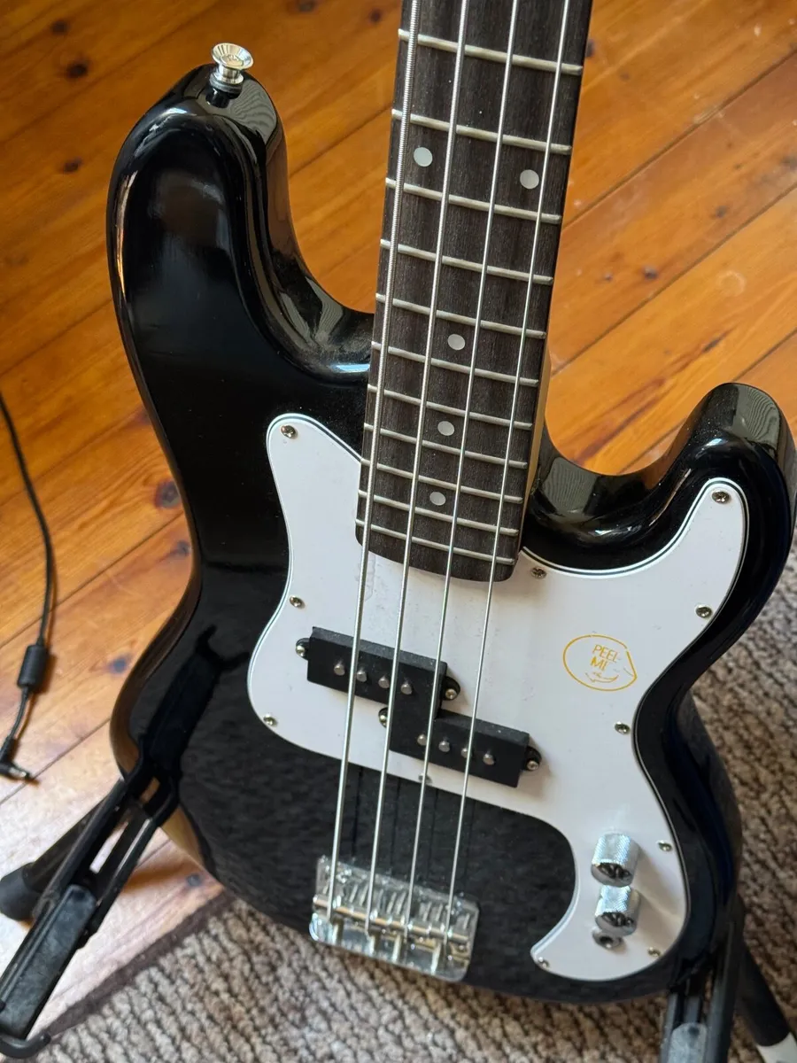 G4G Bass Guitar and Amp. - Image 1