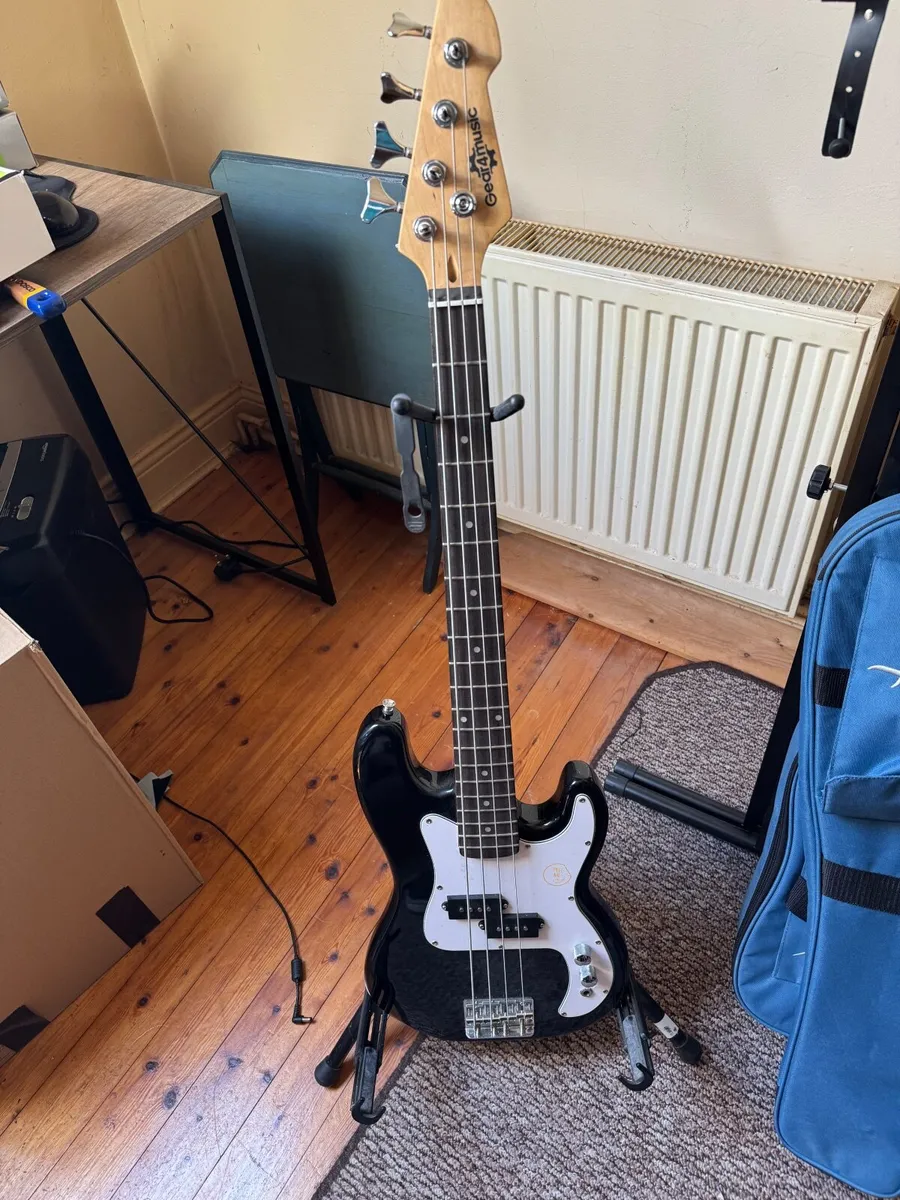 G4G Bass Guitar and Amp. - Image 4
