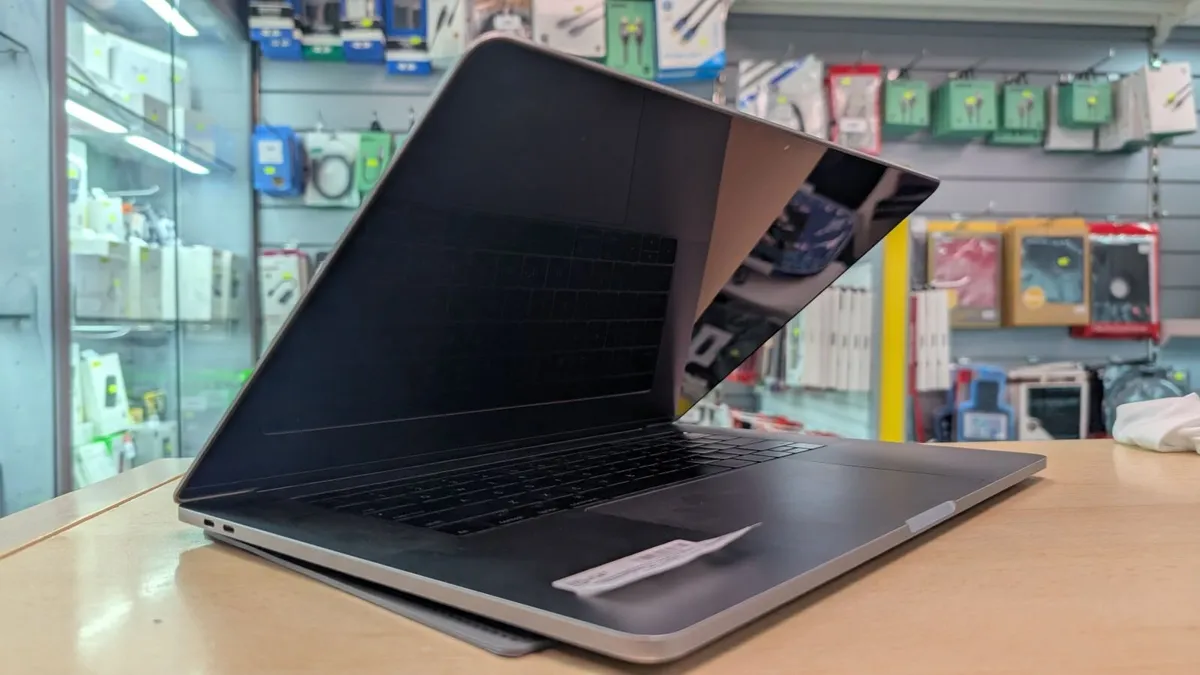 Apple MacBook Pro 2021 M1 PRO - Image 2