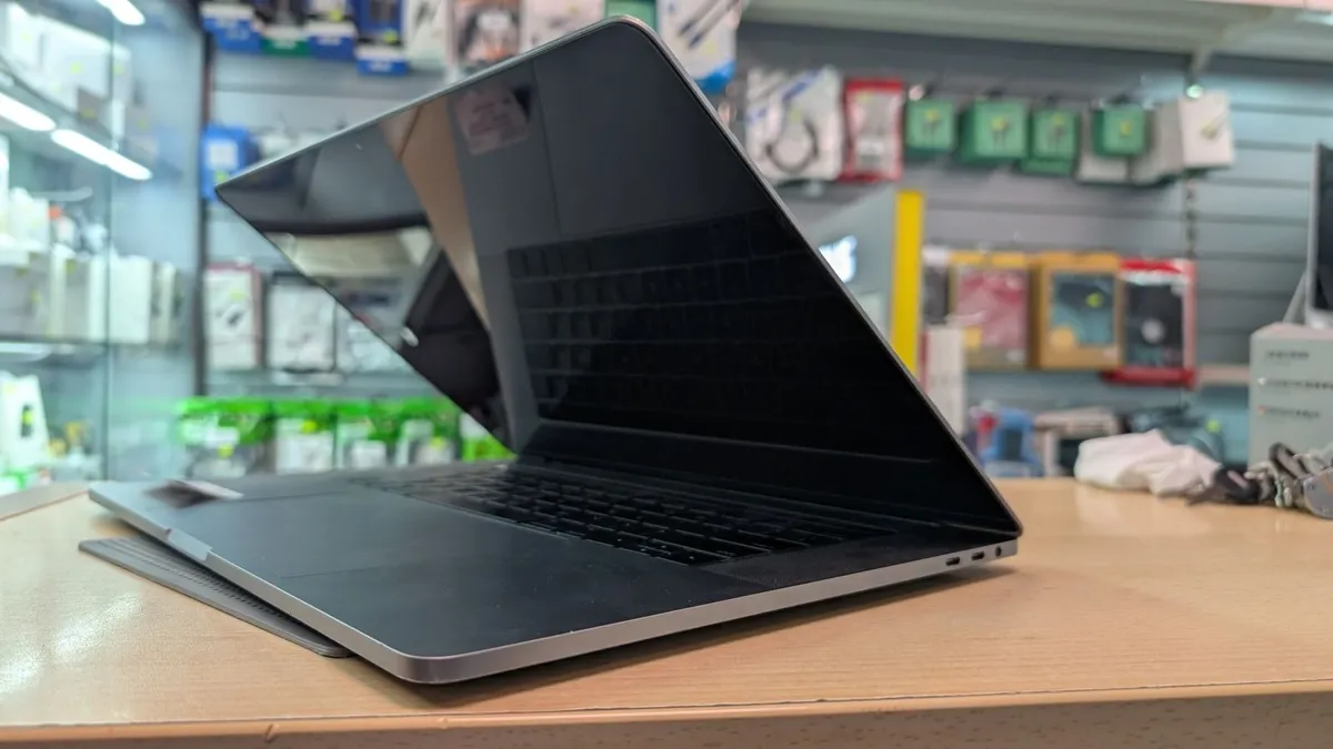 Apple MacBook Pro 2021 M1 PRO - Image 3