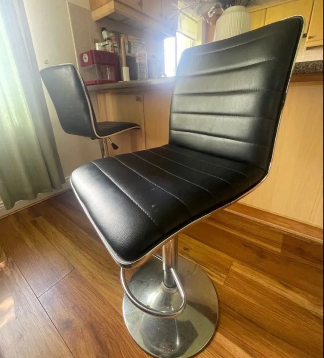 Kitchen stools - Image 1