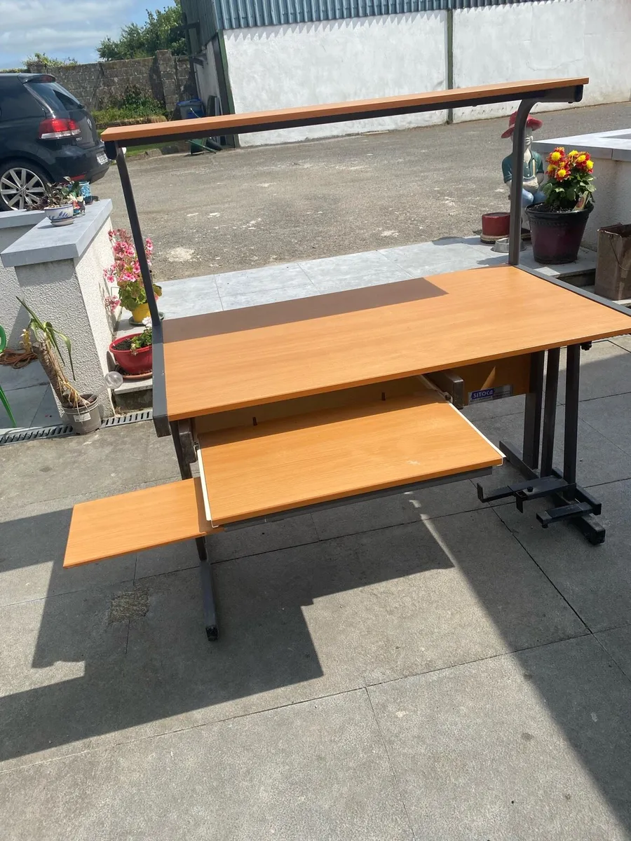 2 home office desks - Image 1