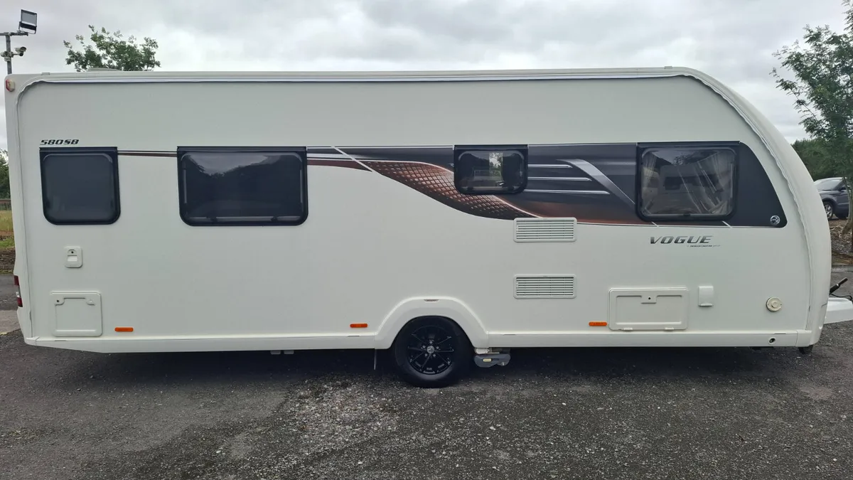 Swift Vogue 580 Island Bed Caravan - Image 3