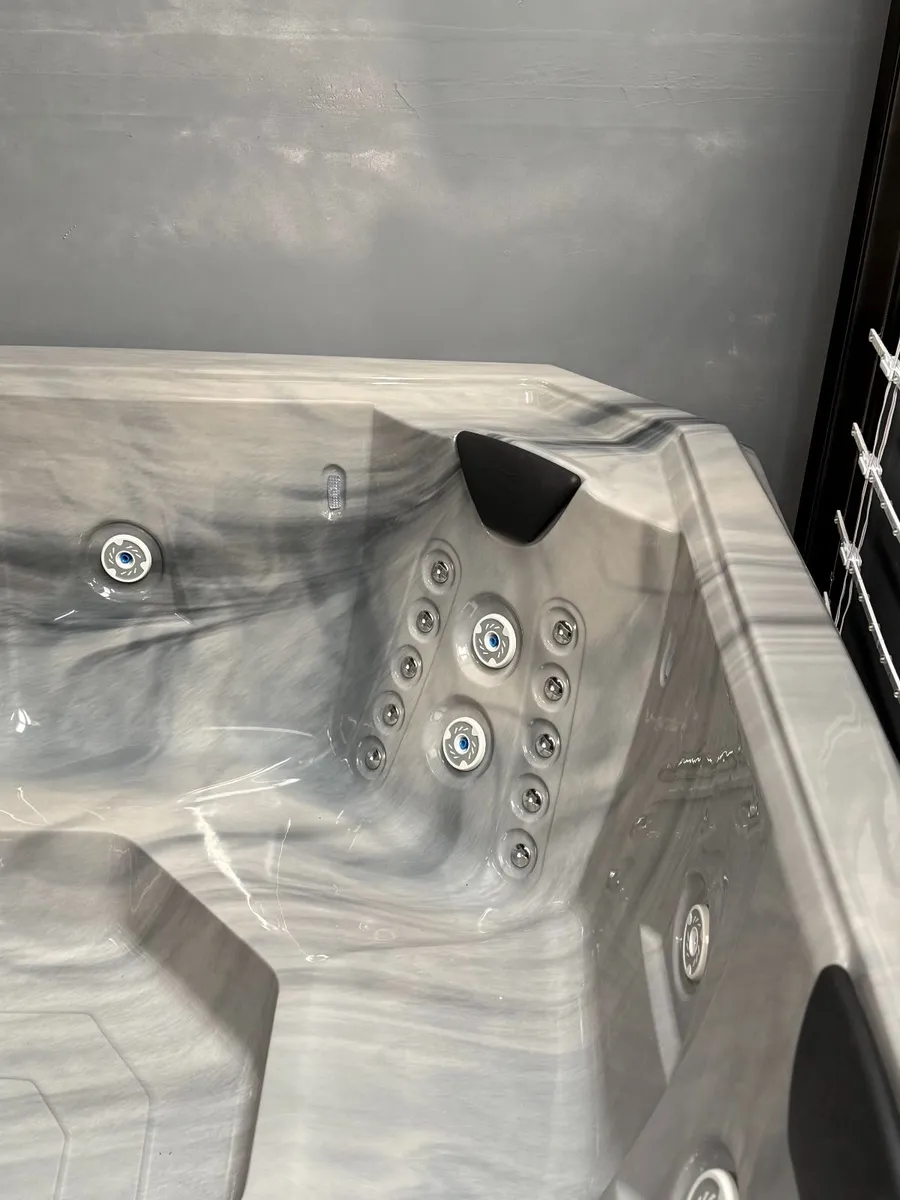 Cherry Hot Tub - Image 3