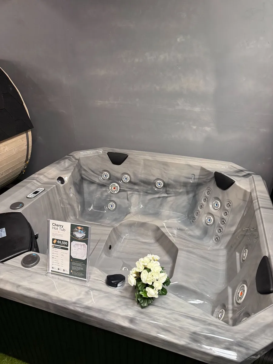 Cherry Hot Tub - Image 4