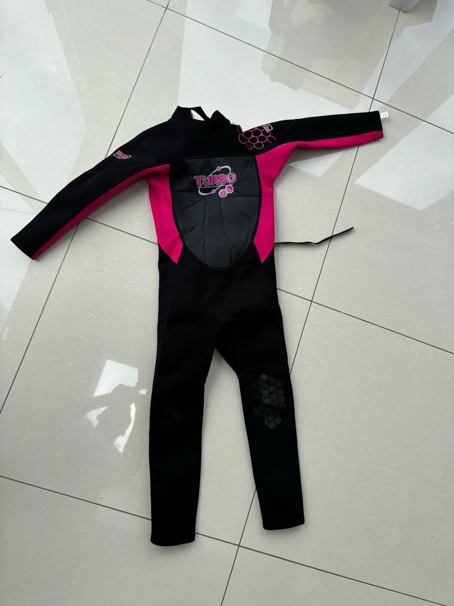 Children’s Wet Suits - Image 1
