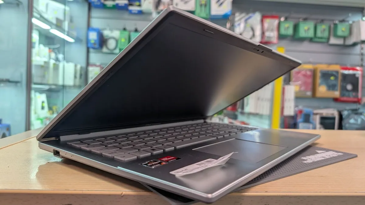 Asus VivoBook Go 15 - Image 4
