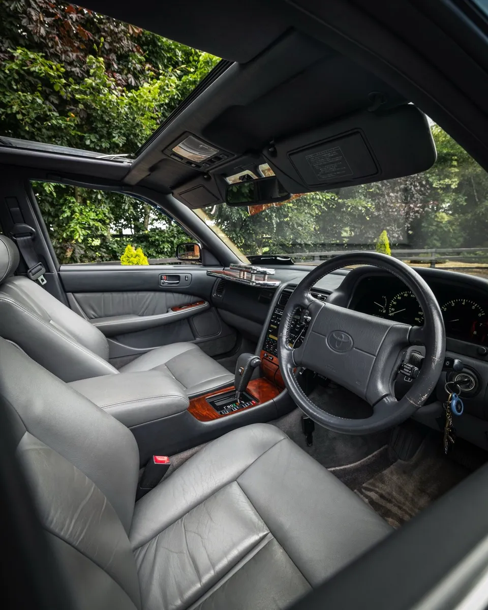 Toyota Celsior - Image 4