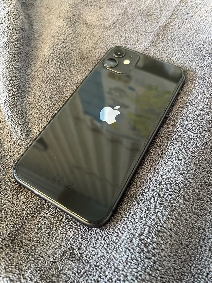 iPhone 11 - Image 2