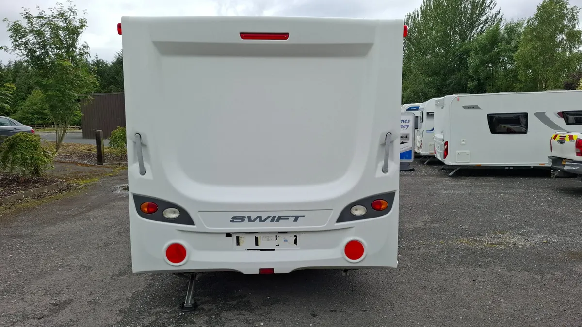Swift Challenger S Line 4 berth island bed carsvan - Image 4