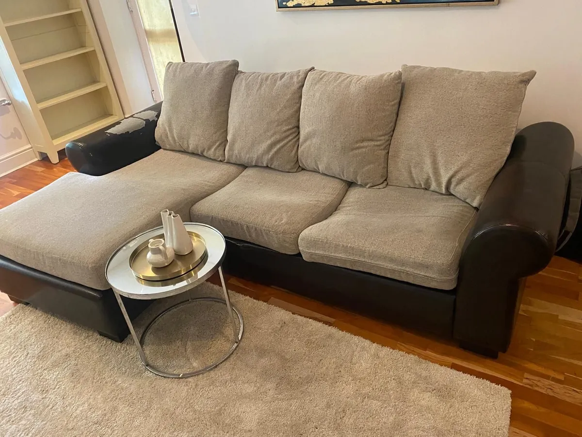 L shaped couch - Image 1