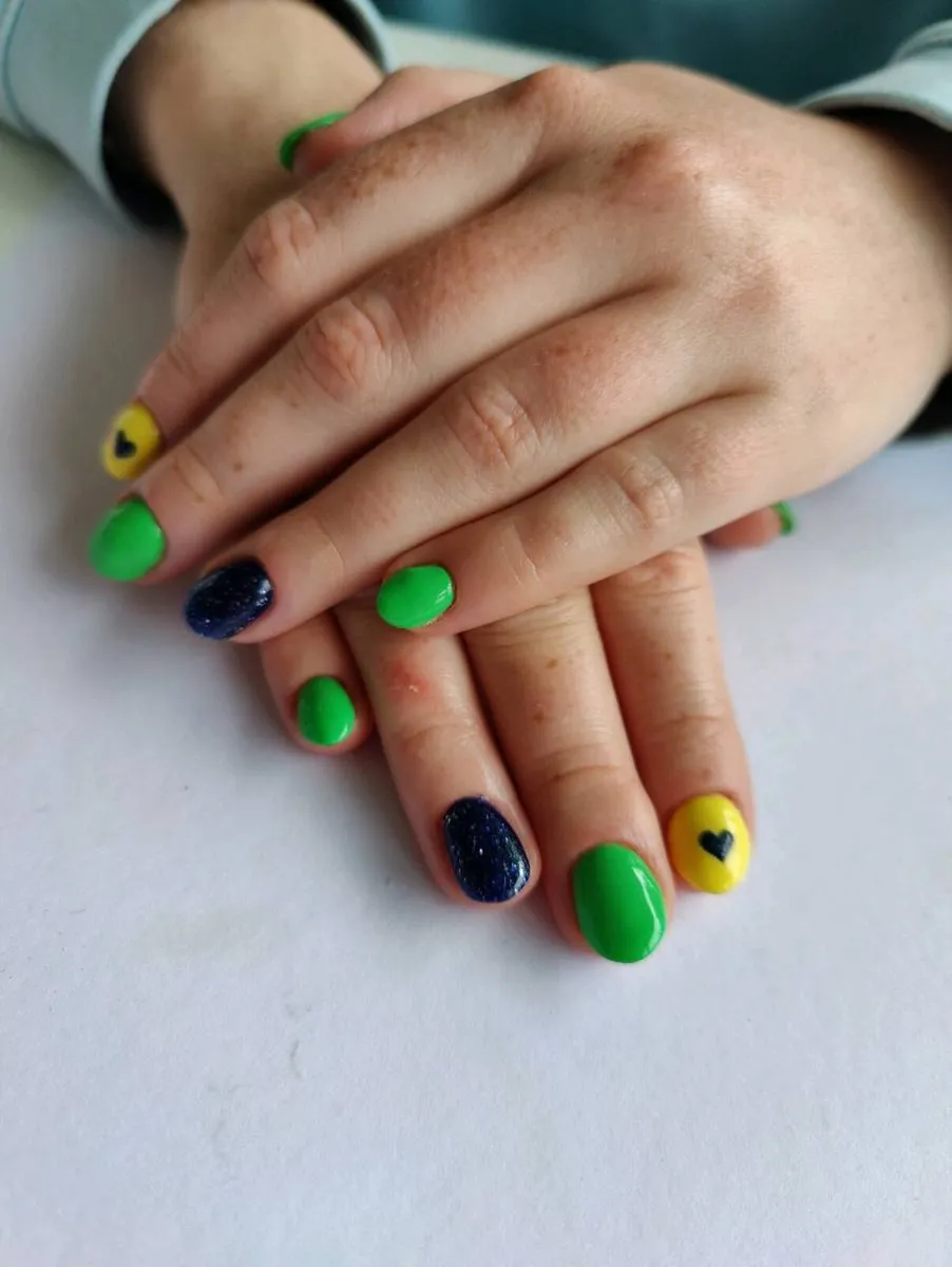 manicure nails services - Image 2