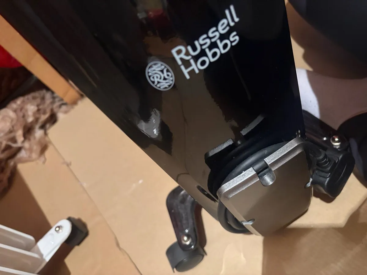 Russell Hobbs 9 fin oil filled radiator - Image 4